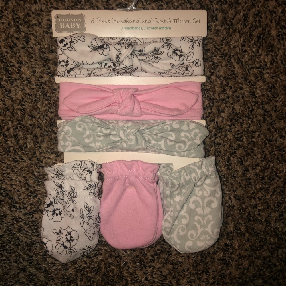 NWT Hudson baby headbands and mittens